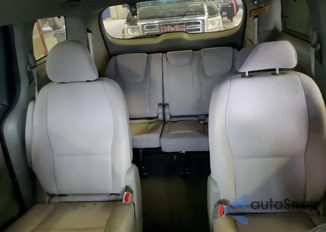 2016 Kia Sedona Lx из США, поврежденный, VIN KNDMB5C12G6192297